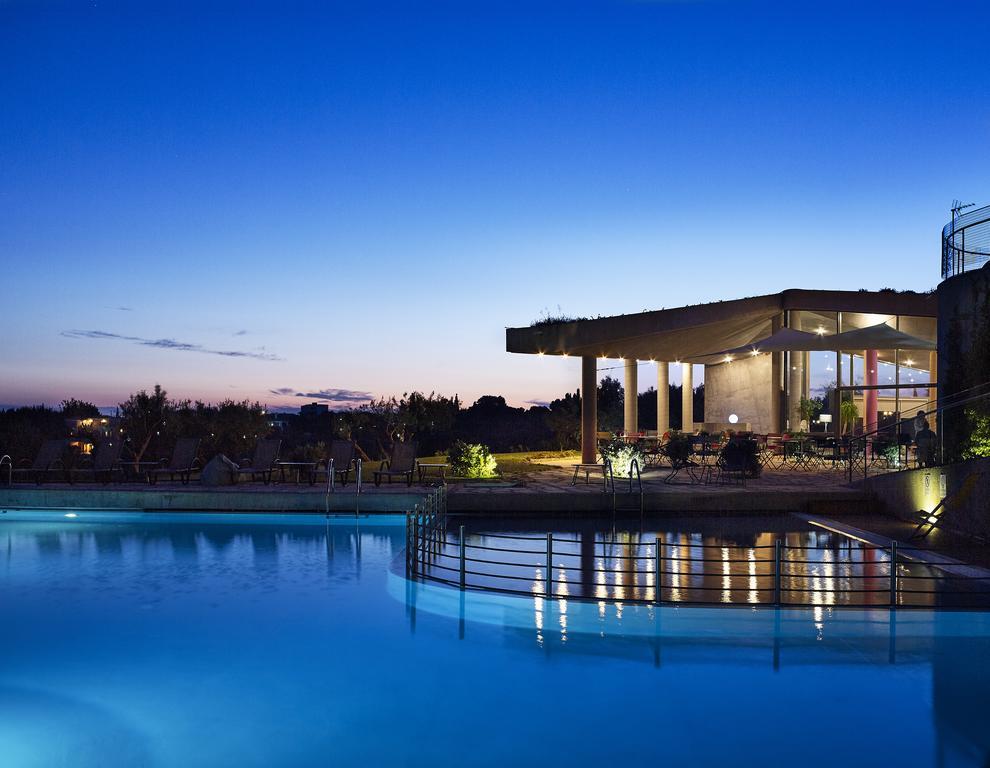 Leivatho Hotel Свороната Экстерьер фото